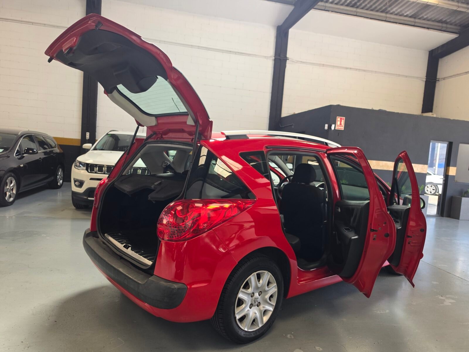 PEUGEOT 1.6 HDI ACTIVE